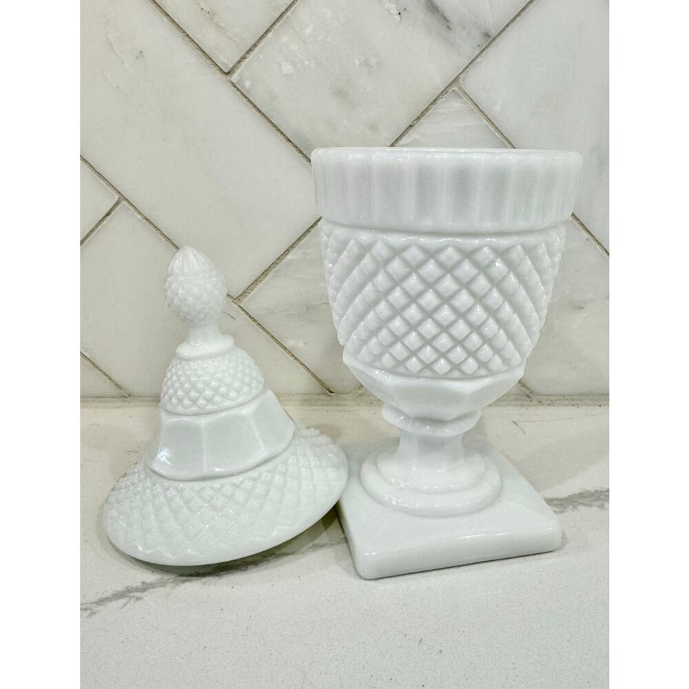 Vintage White Milk Glass Urn Jar with Lid Pedestal Apothecary Candy Cottagecore - Picture 3 of 5